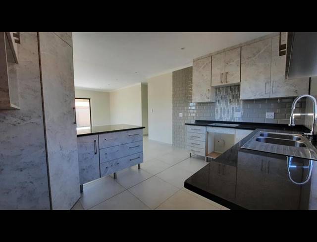 3 BEDROOM HOUSE FOR SALE IN WATERKLOOF EAST